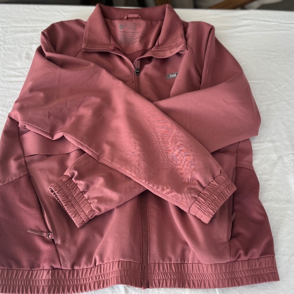 Like New Figs Women's Sydney Scrub Jacket- Mauve- Size S - Picture 3 of 5